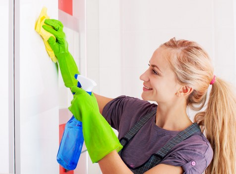 Balham Cleaners cookie policy introduction with website browsing theme